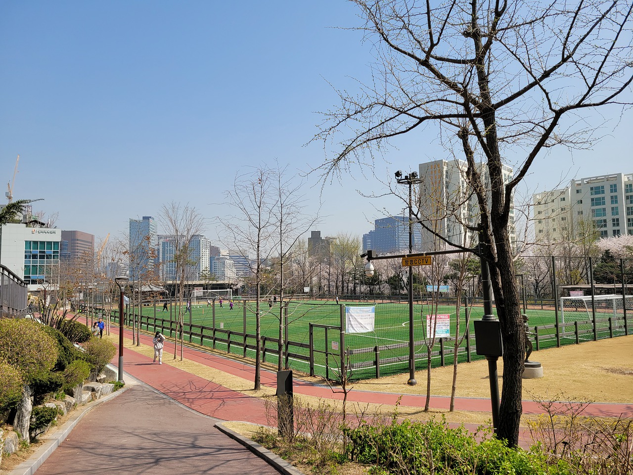 表现尤为突 表现尤为突